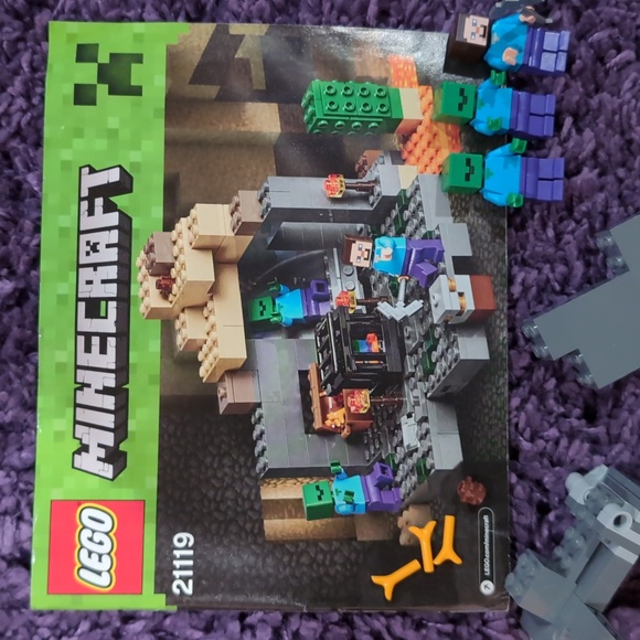 RETIRED 21119 THE DUNGEON LEGO MINECRAFT Only Items Shown - Picture 2 of 7